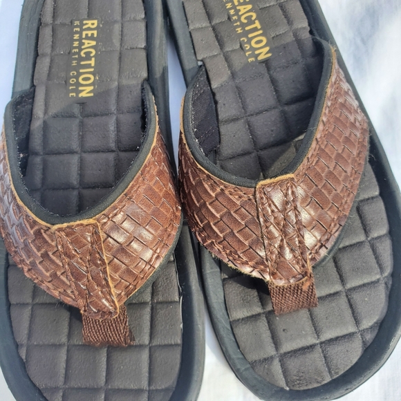 Kenneth Cole Reaction Brown Boy Flip Flop Thong Sandals Size 2 - Picture 2 of 6